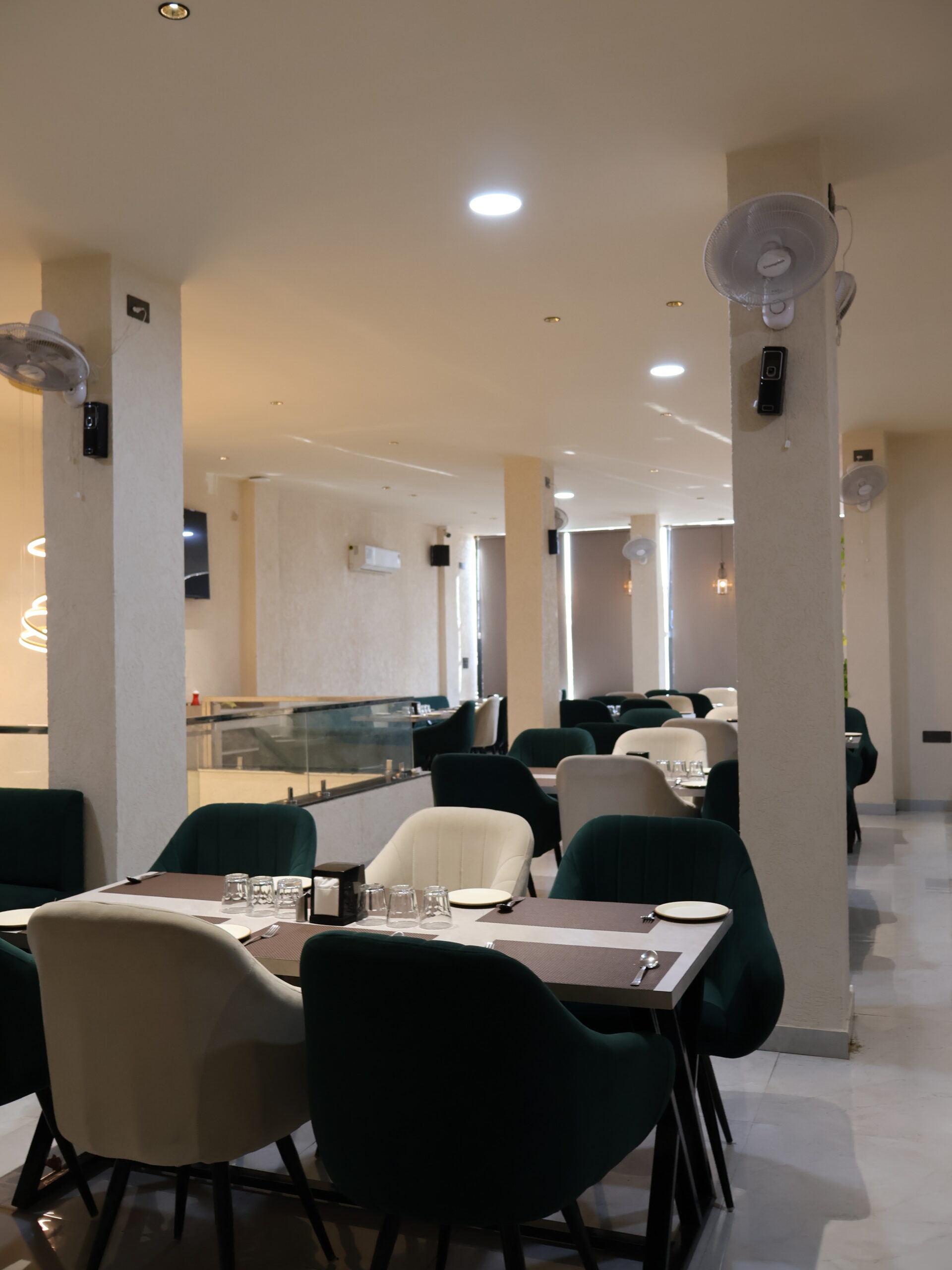 Restaurant Ambiance